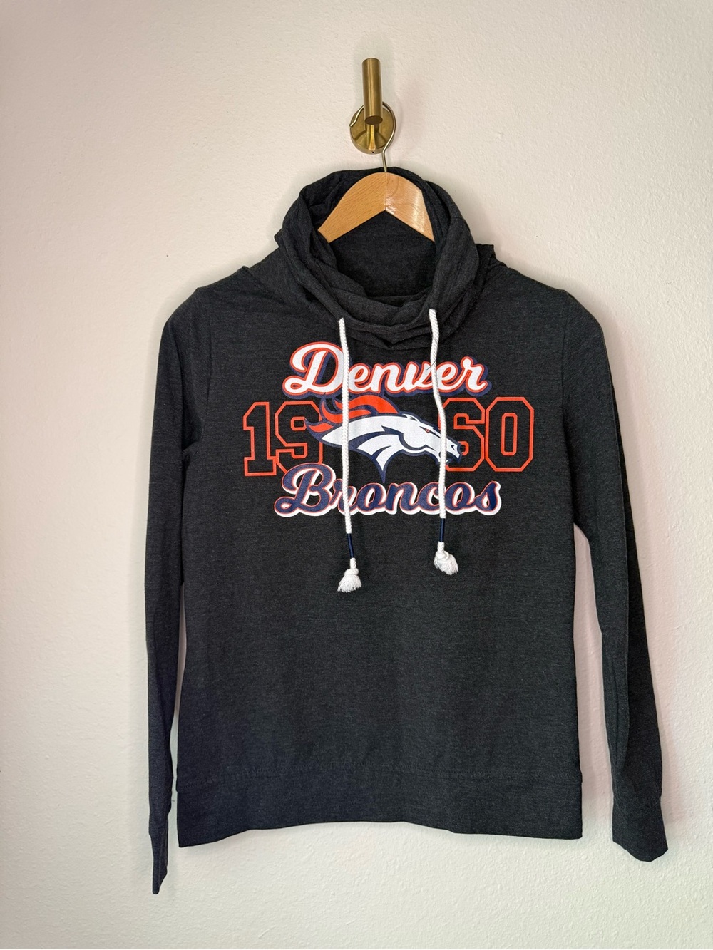 Denver Broncos Women’s Lightweight Long Sleeve Top size S